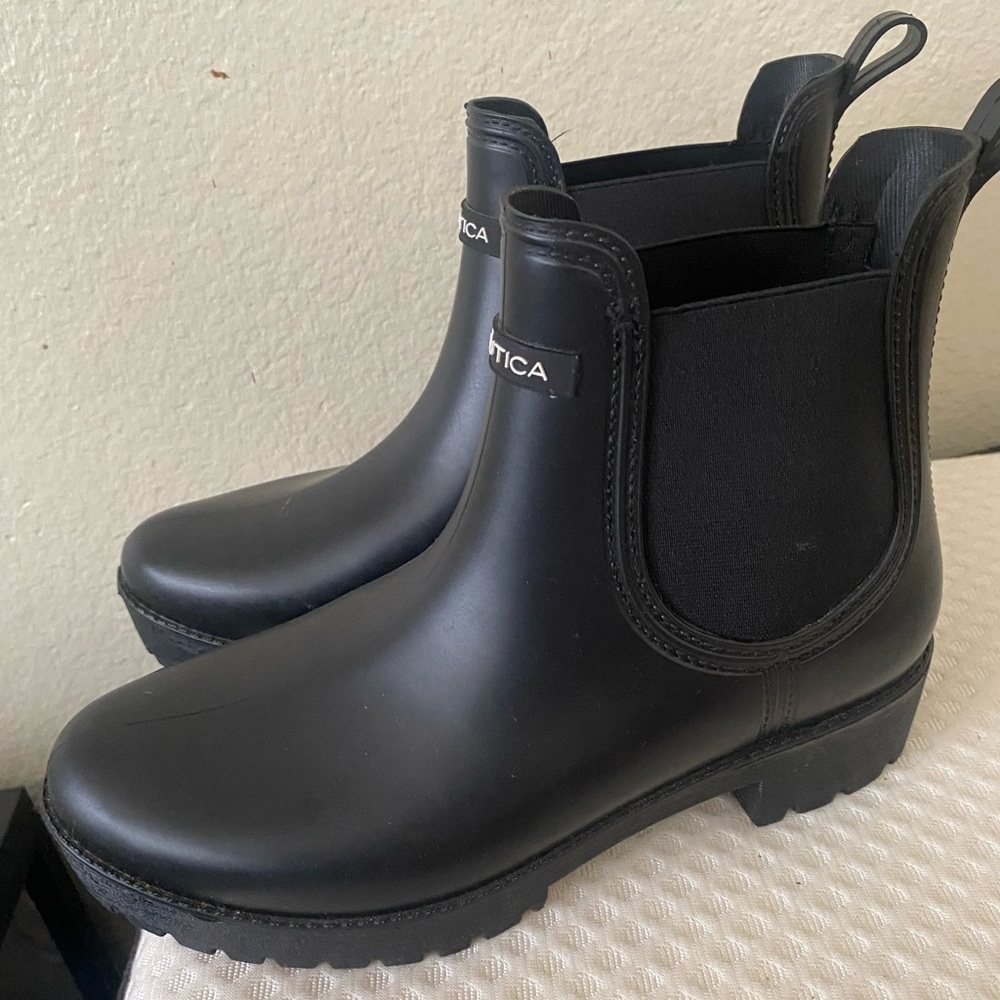 Women’s booties